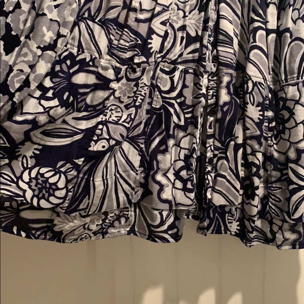 Flowy button down top - Picture 3 of 5